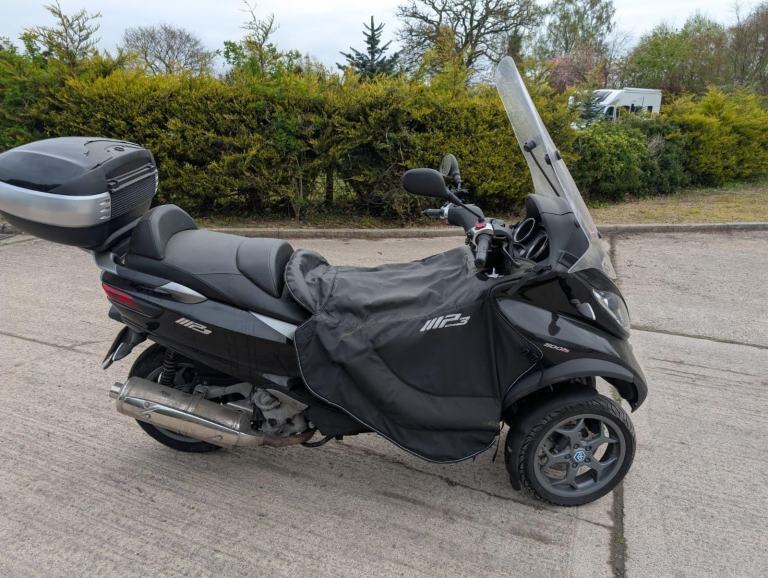 2017 Piaggio MP3 500 Lt Business Three Wheeler Petrol Cvt 41 Ps 2000 KMs