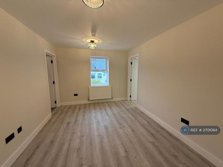 1 bedroom flat in London Road, Sevenoaks, TN13 (1 bed) (#2701064)