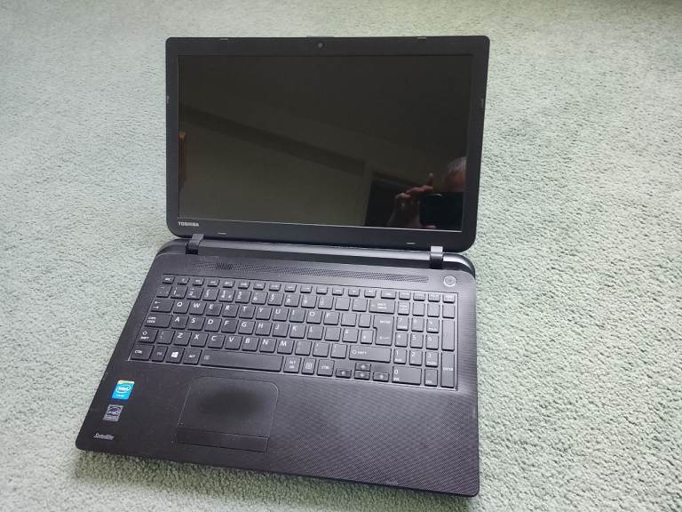 TOSHIBA SATELLITE C-50-B-153 Laptop. 