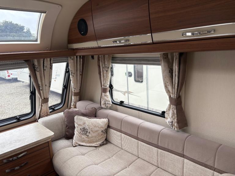 ELDDIS AFFINITY 530 - 3 BERTH CARAVAN + AIR CONDITIONING + MOTORMOVER