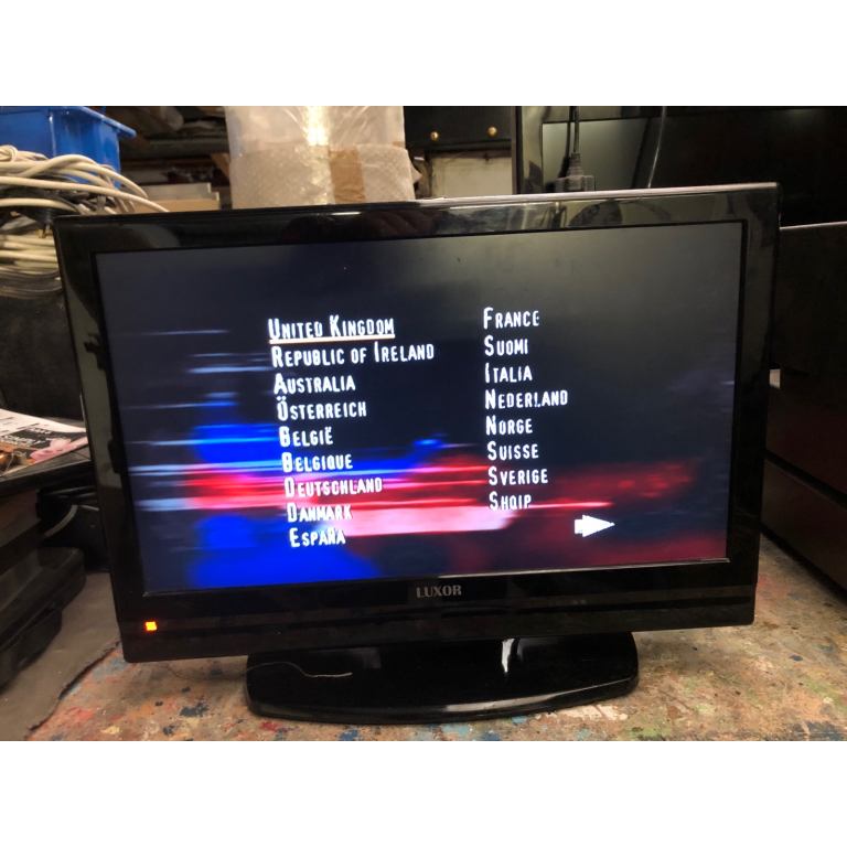 Luxor combined LCD tv/dvd player - model LUX-19-822-COB.   