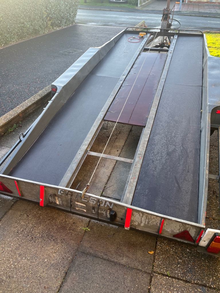 Car trailer tilt bed