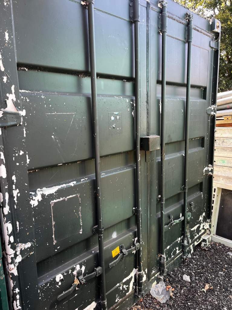 ELECTRICAL SHIPPING CONTAINER 10x8 FT cash on collection
