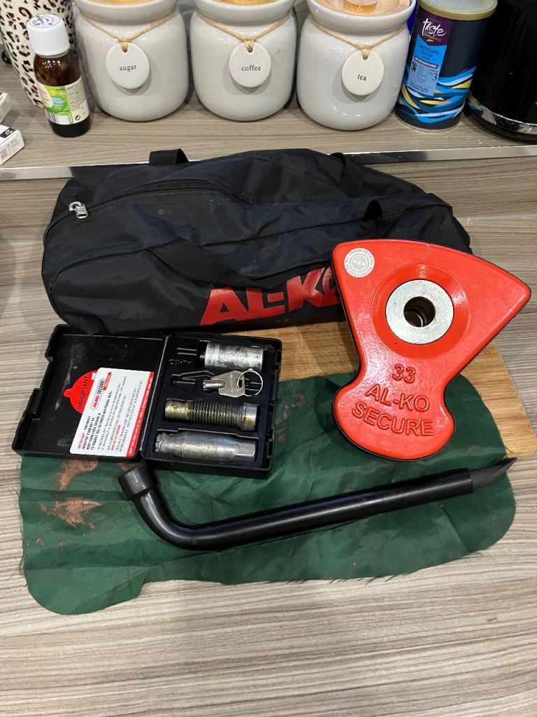 Al-Ko / Alko Secure No. 33 - Complete Caravan Wheel Lock Set