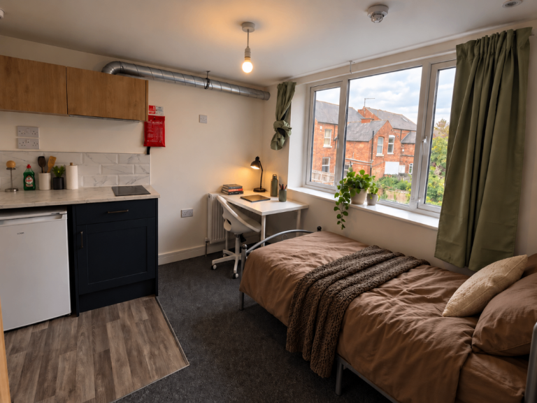 Furnished Room To Rent - Near Uni of Nottingham/QMC | Bills Included | UC/Housing Benefit Considered