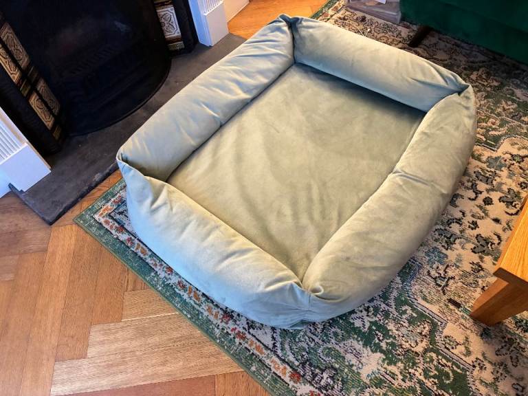 Large High Quality Dog Bed - Must Collect by 22 October