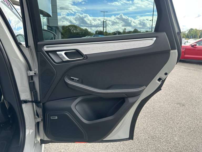 2023 Porsche Macan 5dr PDK SUV Petrol Automatic