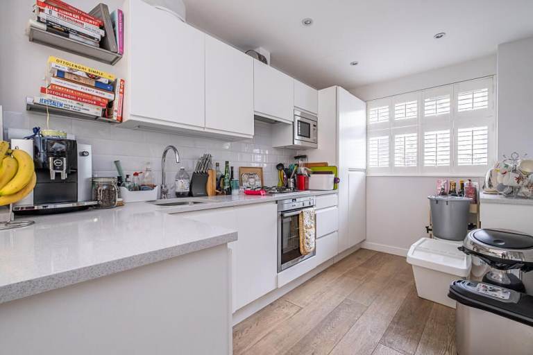 Remove our Ultima/Neff/Hotpoint kitchen (we dismantle, you remove)
