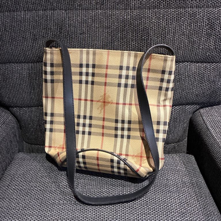 Vintage Burberry crossbody bag