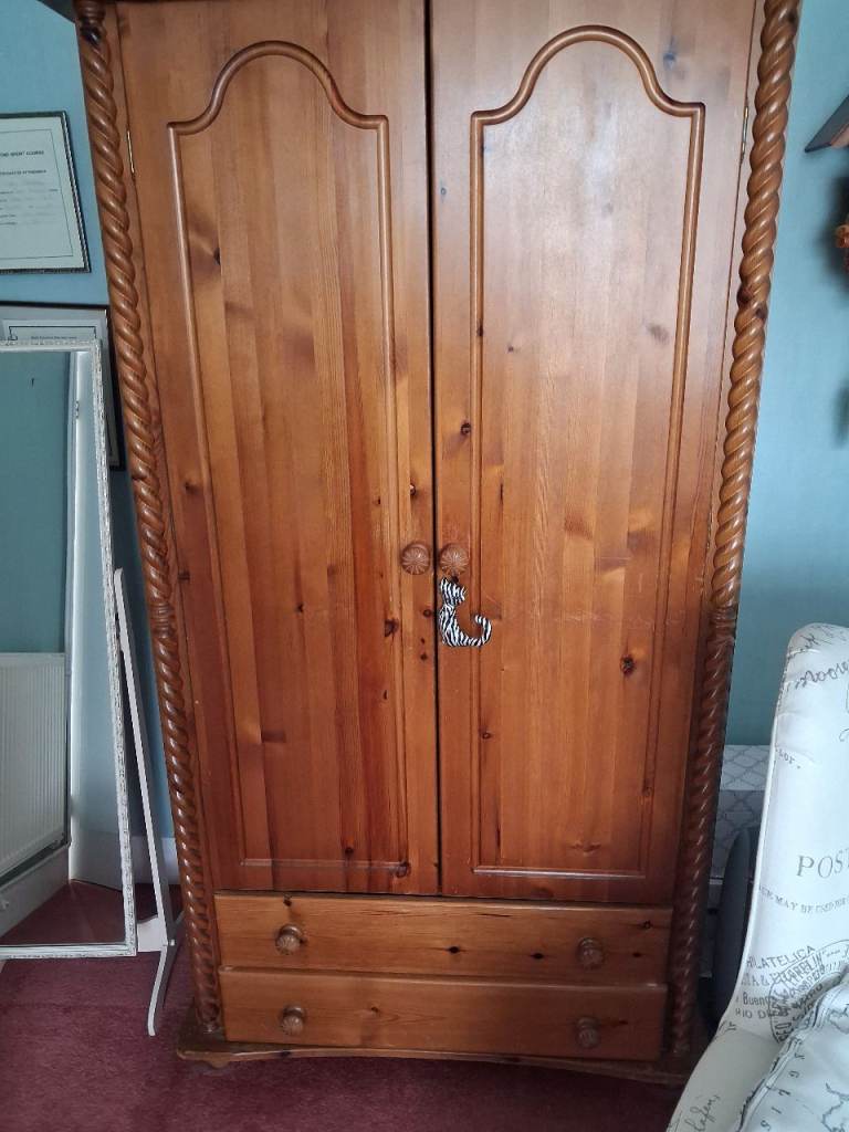 Pine bedroom set