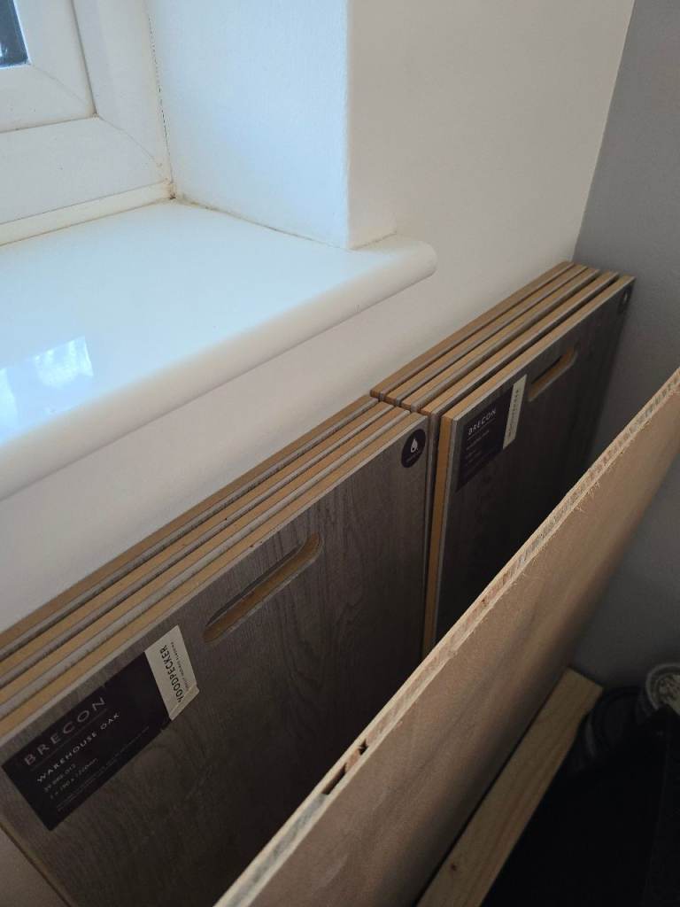 Wood flooring samples 35cm x 91cm, oak styles.