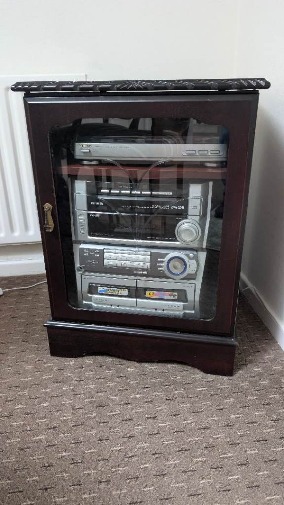 Hifi cabinet ( system not included) 2 display cabinets 