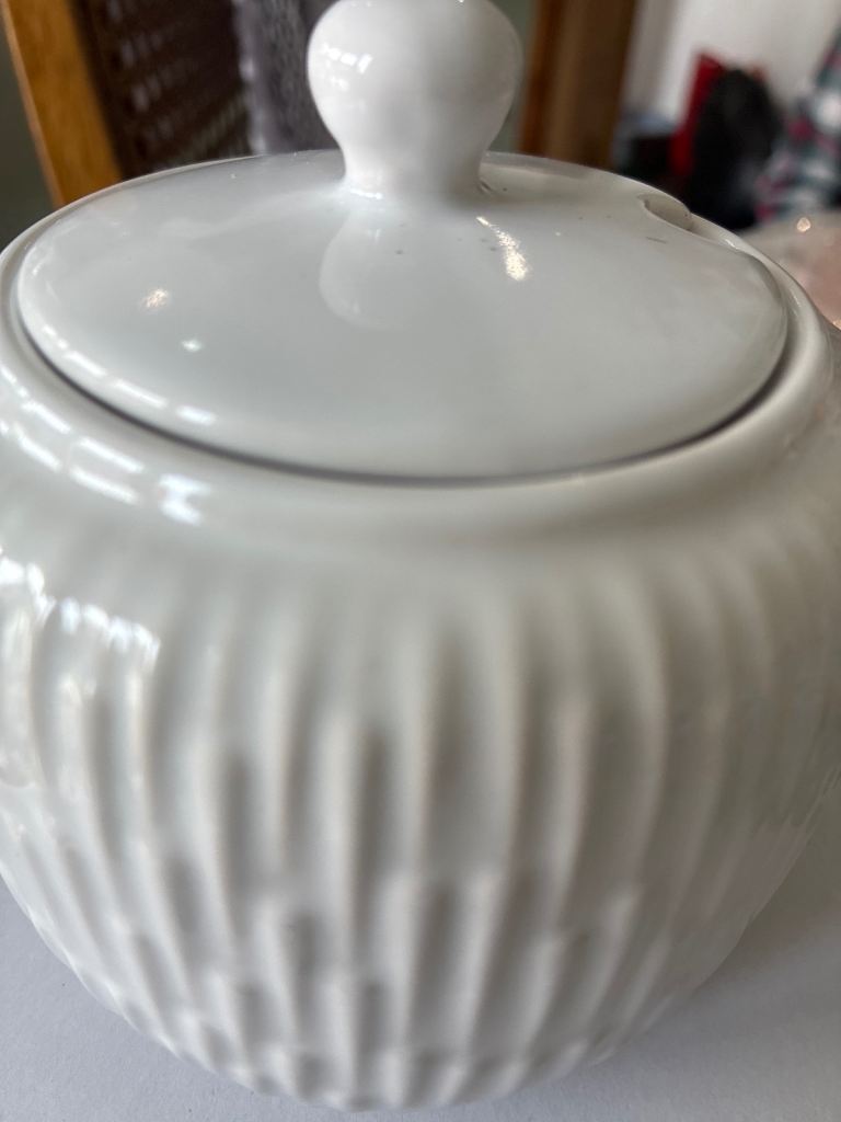 White Ceramic Tea Pot or Sugar Bowl with Lid – Good Condition