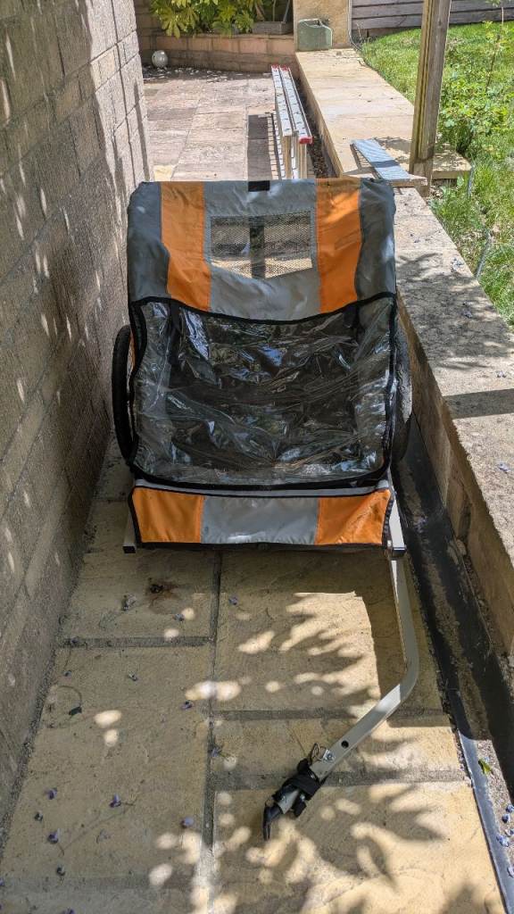 Bike trailer with 2 seats
