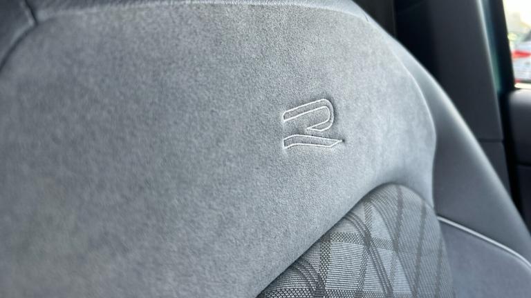 2022 Volkswagen Tiguan 2.0 TDI 200 4Motion R-Line 5dr DSG ESTATE DIESEL Automatic