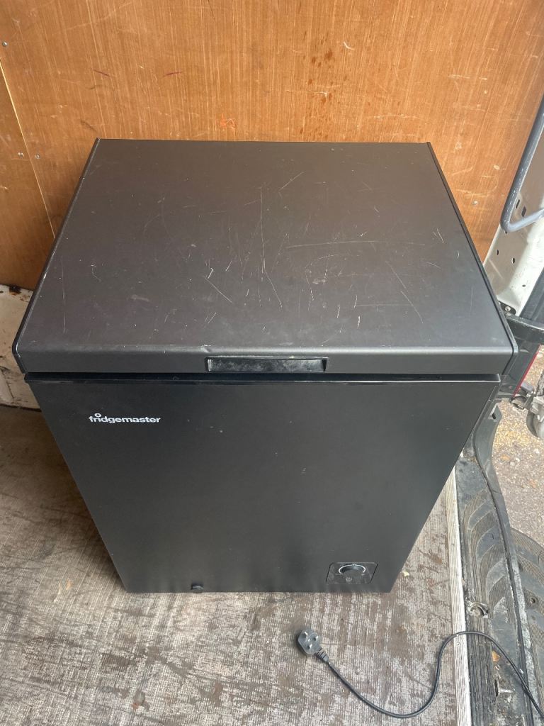 Chest freezer in good condition perfectly working order free delivery 