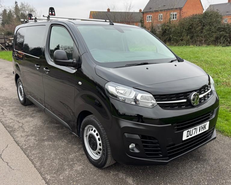 2021 Vauxhall Vivaro Dynamic 2700 1.5D SWB L1 Black Van - *18,400 Miles* 