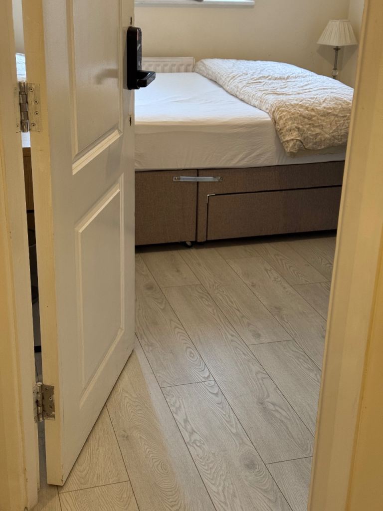 Room with shared bathroom 