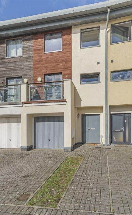 SWANSEA MARINA,4 BED TOWNHOUSE,RECENTLY REFURBISHED