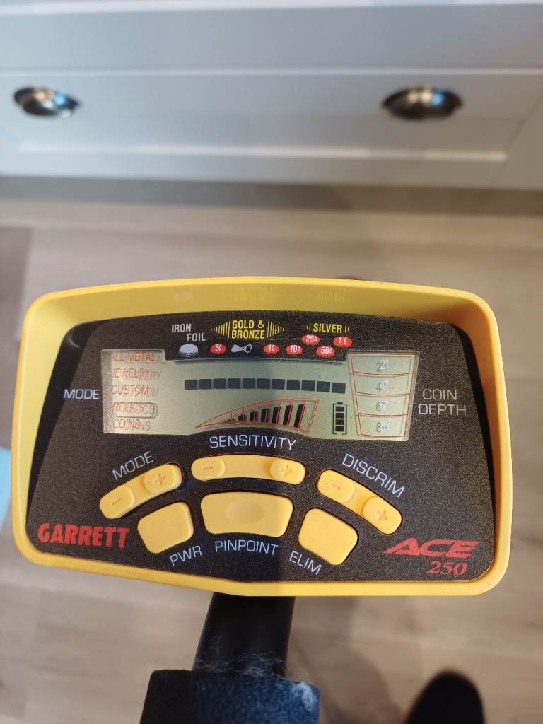 Metal Detector - Garrett Ace 250