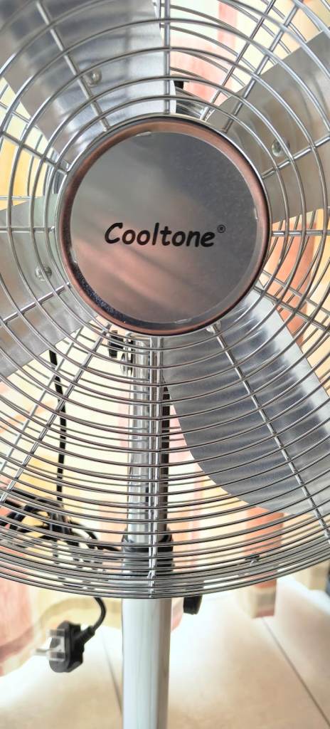 16 Inch Metal Stand Fan 