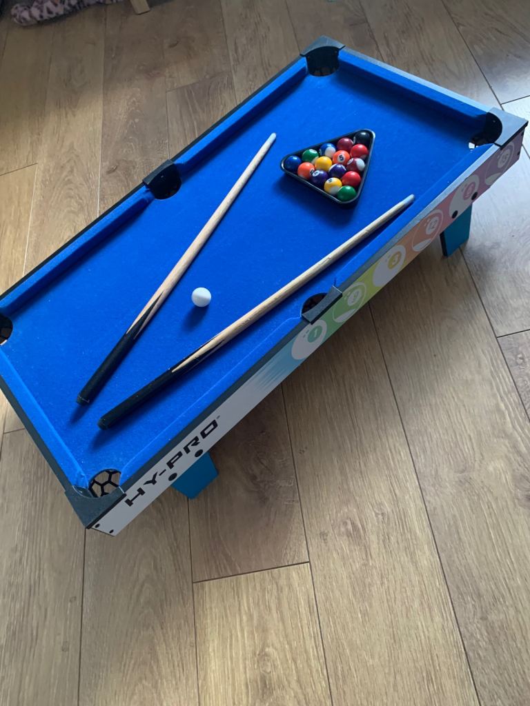 Small pool table 