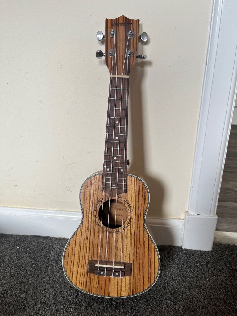 Amoon ukulele 
