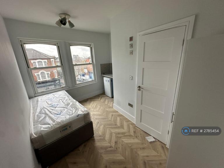 Studio flat in Junction Road, London, N19 (#2785454)