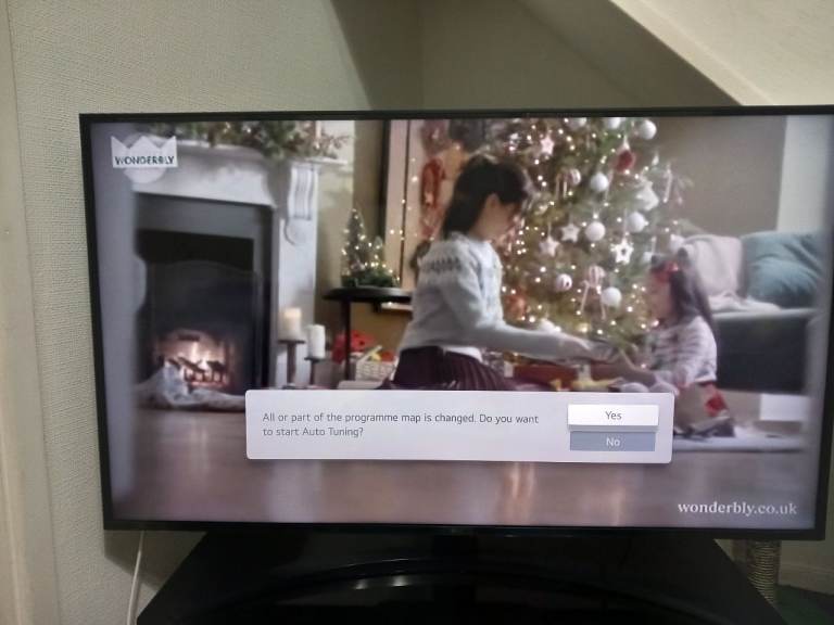 LG  43  " SMART TELEVISION 