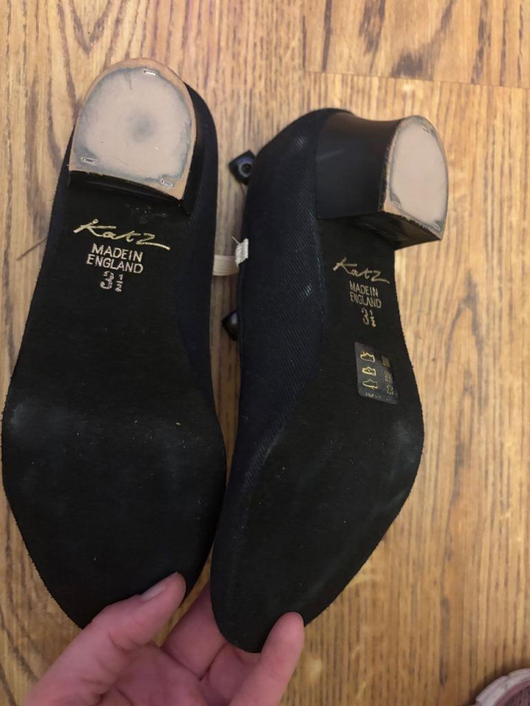 image for Katz Character Shoes for ballet size 3 1/2