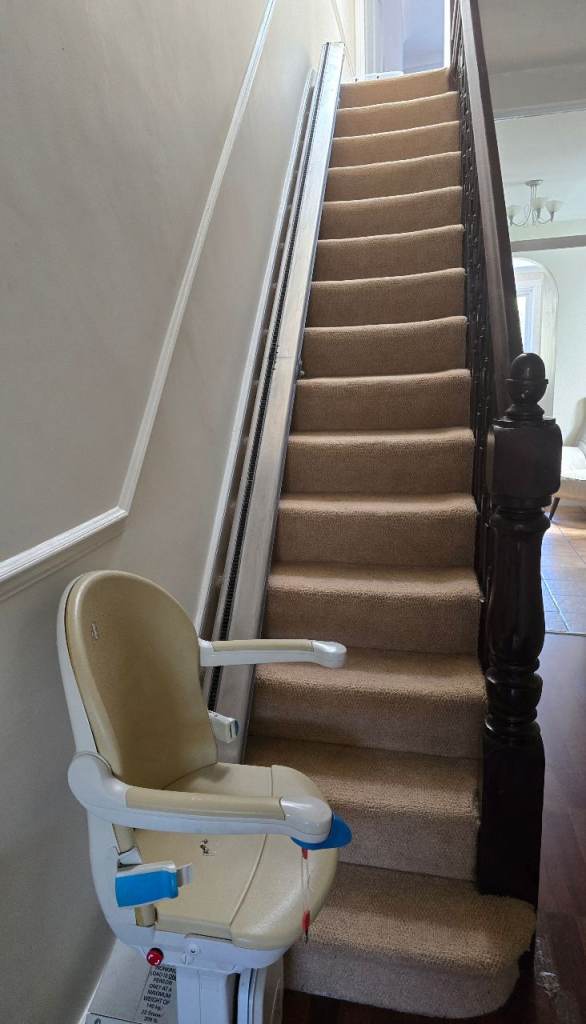 Handicare Simplicity Stairlift – Good Condition