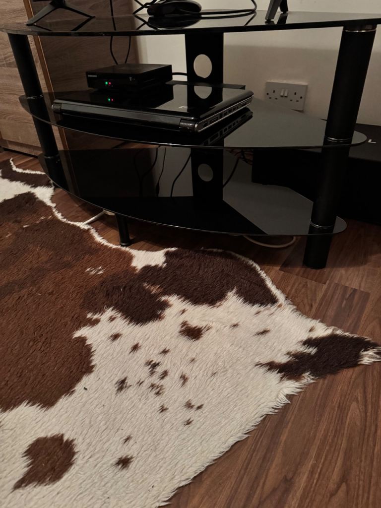 Black TV table
