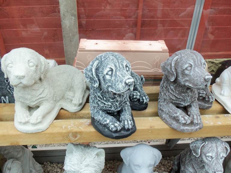 Stone concrete garden statue ornament of Labrador