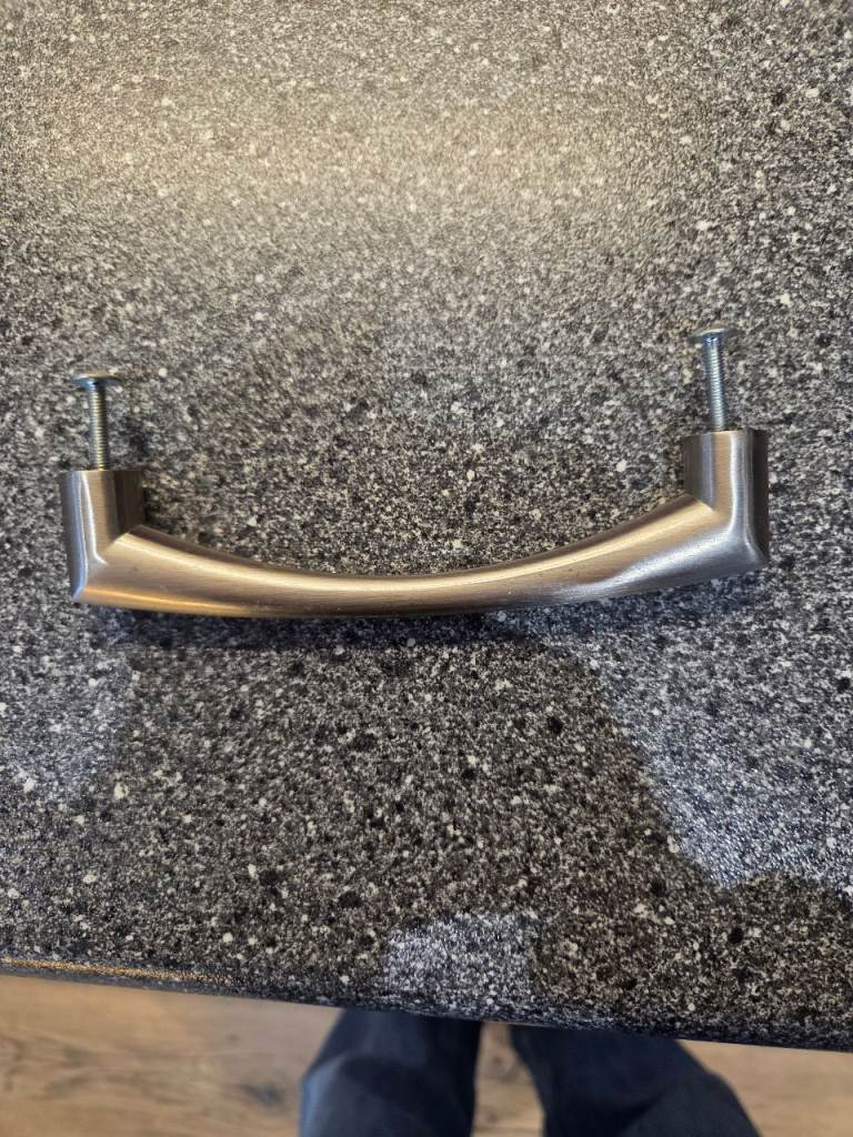 30 Kitchen unit handles