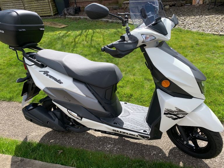 2025 Suzuki Avensis 125.   854 miles!