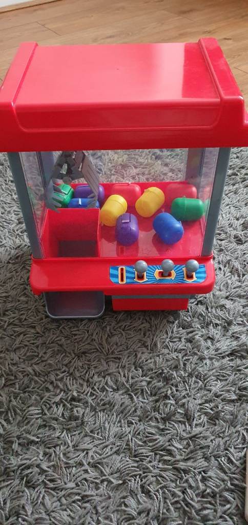Toy arcade claw machine 