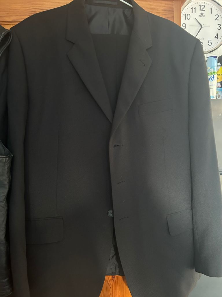 Men’s suit 2 piece black 
