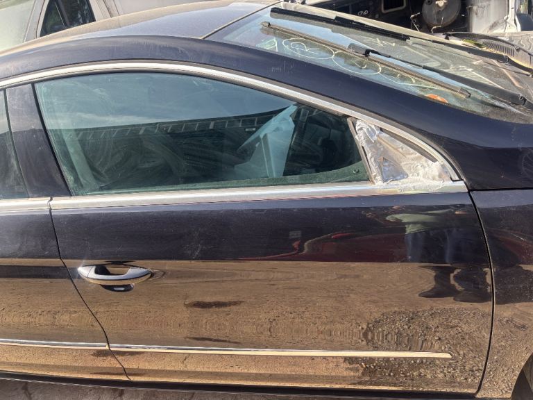 Volkswagen Passat CC Door Front Right, Black LC9X