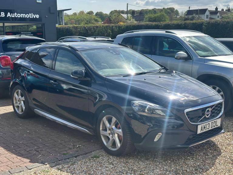 2013 Volvo V40 2.0 V40 Cross Country Luxury Nav D4 5dr Hatchback Diesel Manual