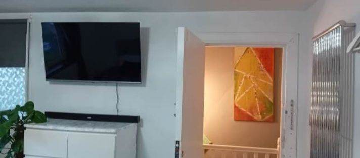 Spacious double room with balcony good bus connection 