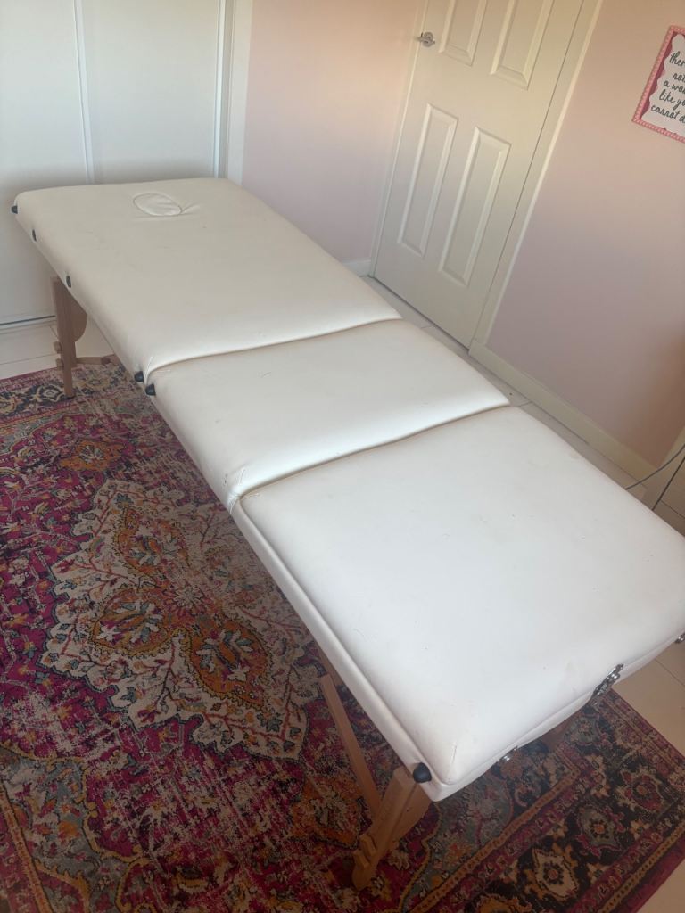 Massage/Beauty therapist bed