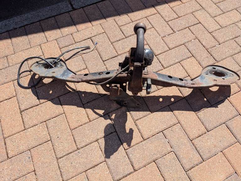 Tow bar for BMW X5 