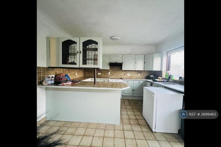 3 bedroom house in Seaforth Avenue, Southend-On-Sea, SS2 (3 bed) (#2699483)