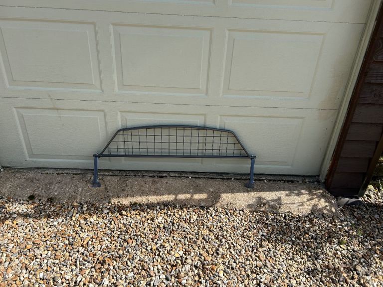 Dog guard for Audi Q3