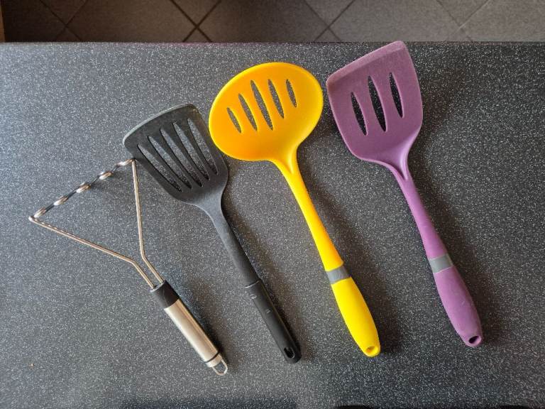 4 piece kitchen utensils - used but in good condition