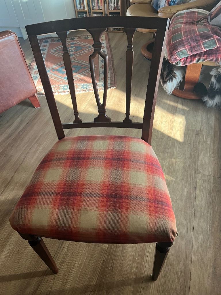 Pair of dinning chairs 