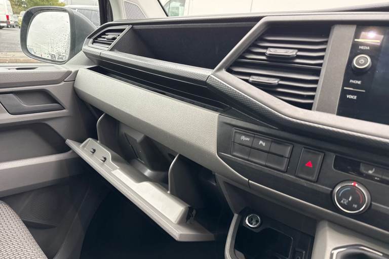 2024 Volkswagen Transporter 2.0 TDI 110 Highline Van Van Manual