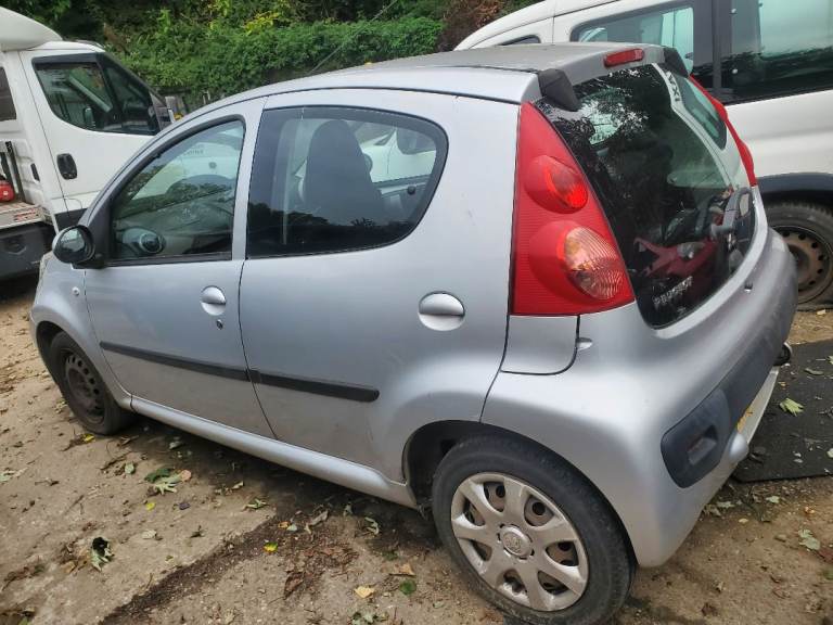 BREAKING: PEUGEOT 107 2005-14	1.0p	 colour: KTB	; engine:  384F CFA ; gearbox:  5 speed , manual