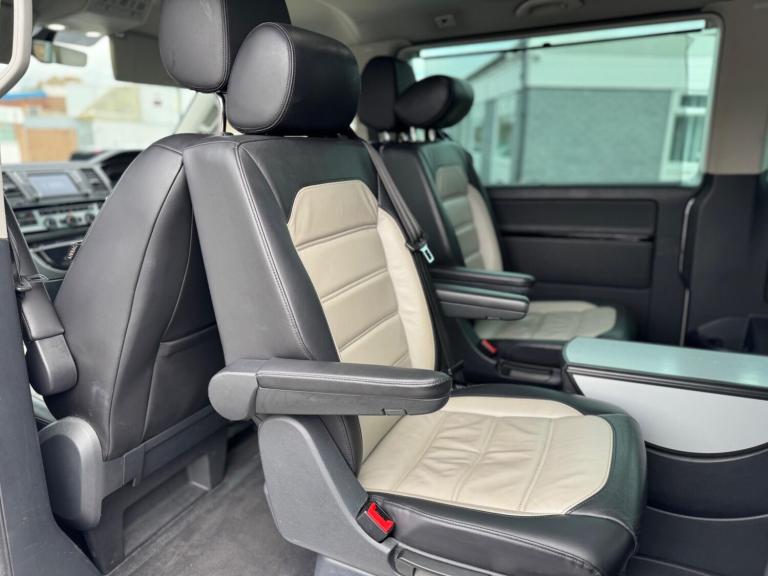 2016 Volkswagen Caravelle 2.0 TDI BlueMotion Tech 204 Executive 5dr DSG MPV DIESEL Automatic