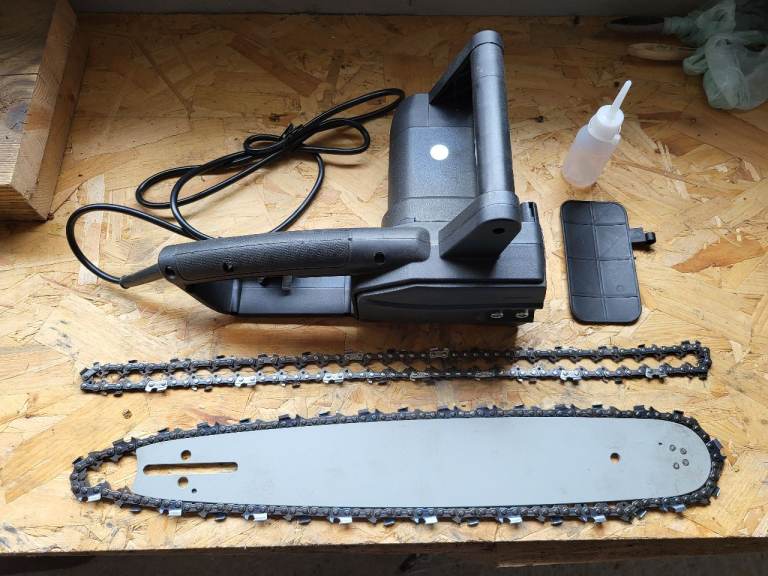 CElectric Corded Chainsaw Read Description